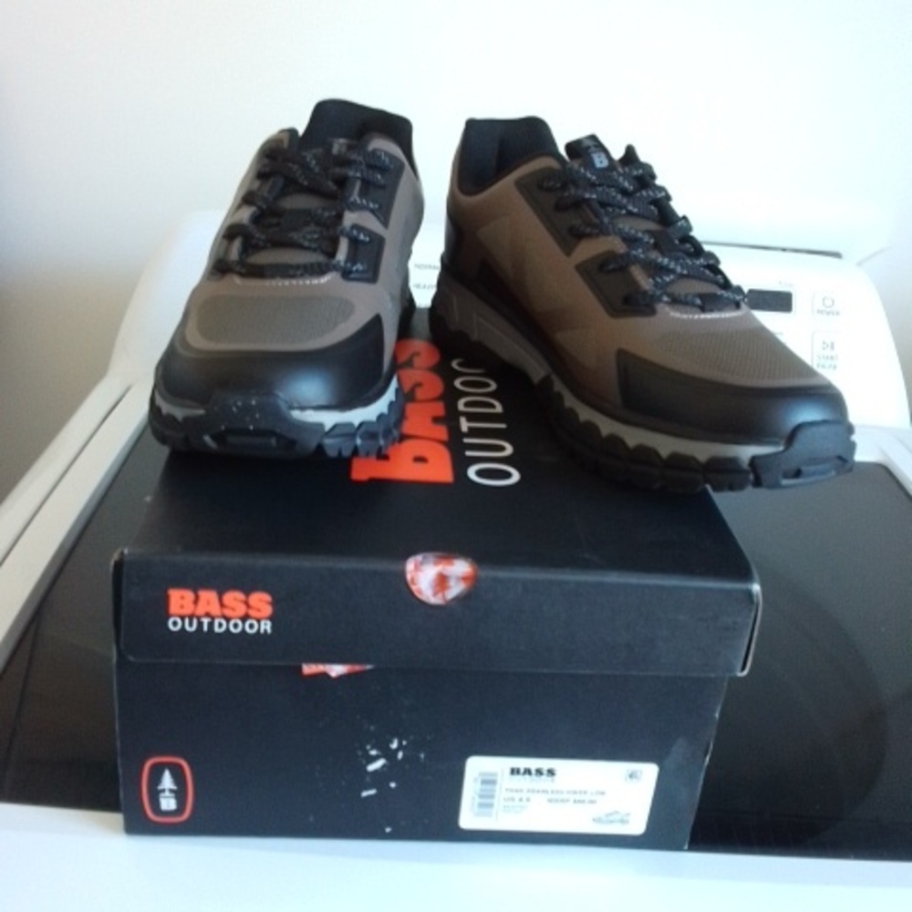 NWT NIB best men's outdoor peak seamless hiker shoes
